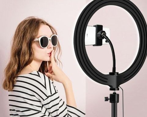 fun fashion portrait with ringlight and phone